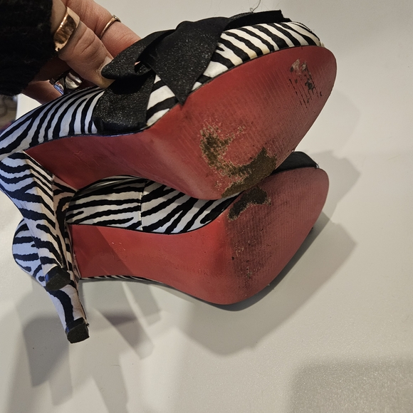 Paris Hilton Zebra Striped Heels with Black Bow - Picture 7 of 8